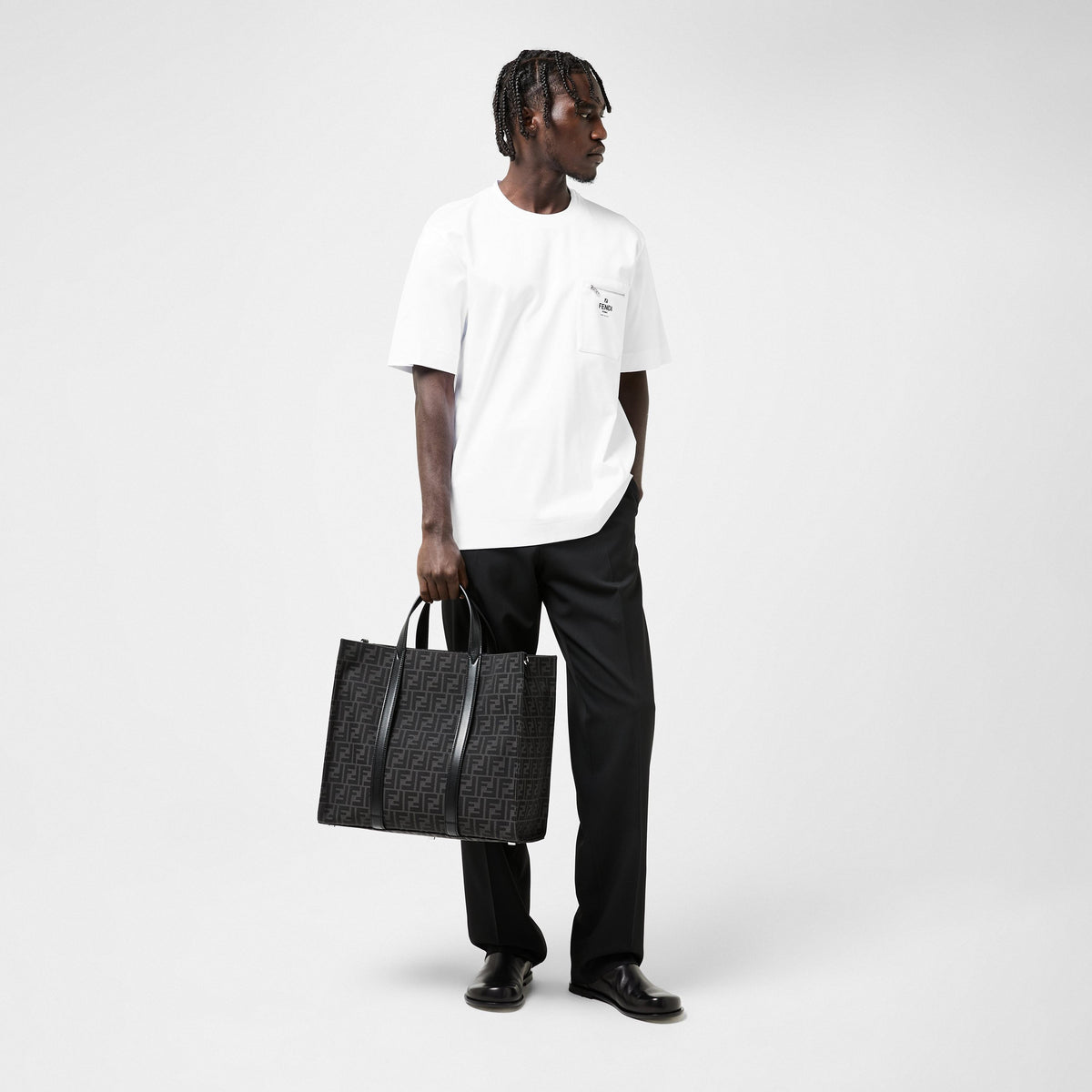 Fendi Herren-T-Shirt, weiß, vorne mit kleiner Brusttasche und Logo