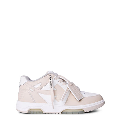 Classic trainers in beige/white with side strap and cushioned rubber sole