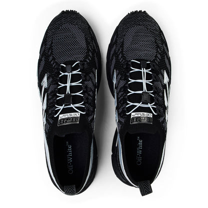 Off White men’s trainers in Black/Silver colorway with white laces and speckled uppers