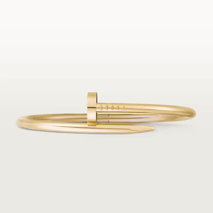 Bracelet jonc clou en or, détail du fermoir et du côté fendu