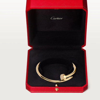 Bracelet jonc clou en or, vue de dessus avec clou rond au centre