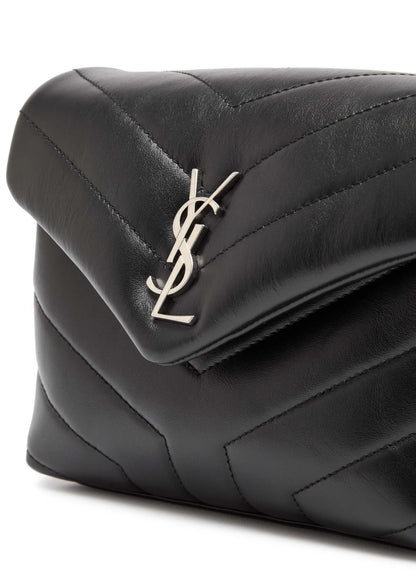 Schwarz gestepptes Leder mit YSL-Logo auf dem Klappdeckel