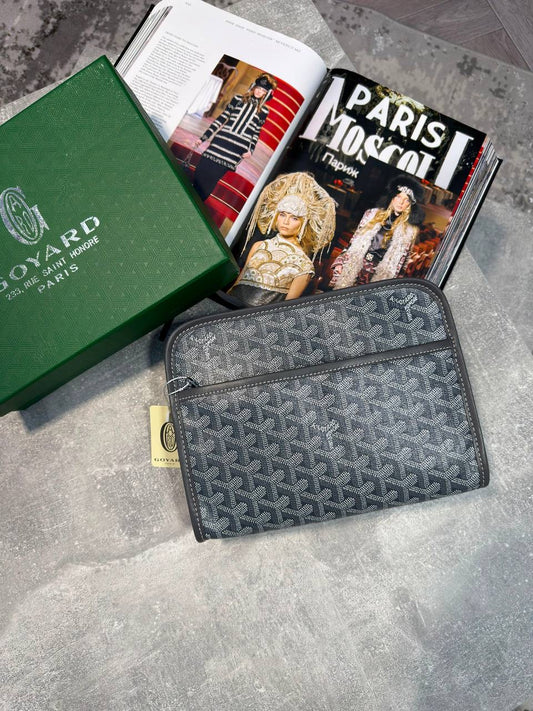 Gyard Seńat gray monogram zip pouch with front pocket