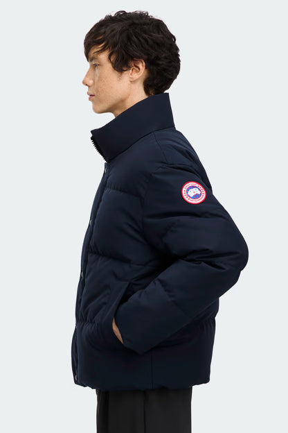 Bayview Parka blu scuro con patch rotonda sulla manica e trapuntatura a pannelli