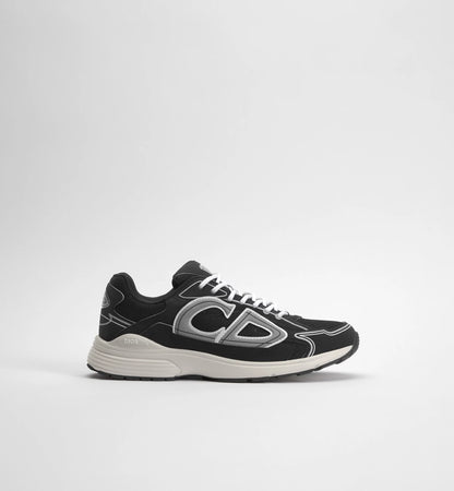 B30 trainers white lace-up sneakers with chunky outsole and panel detailing
