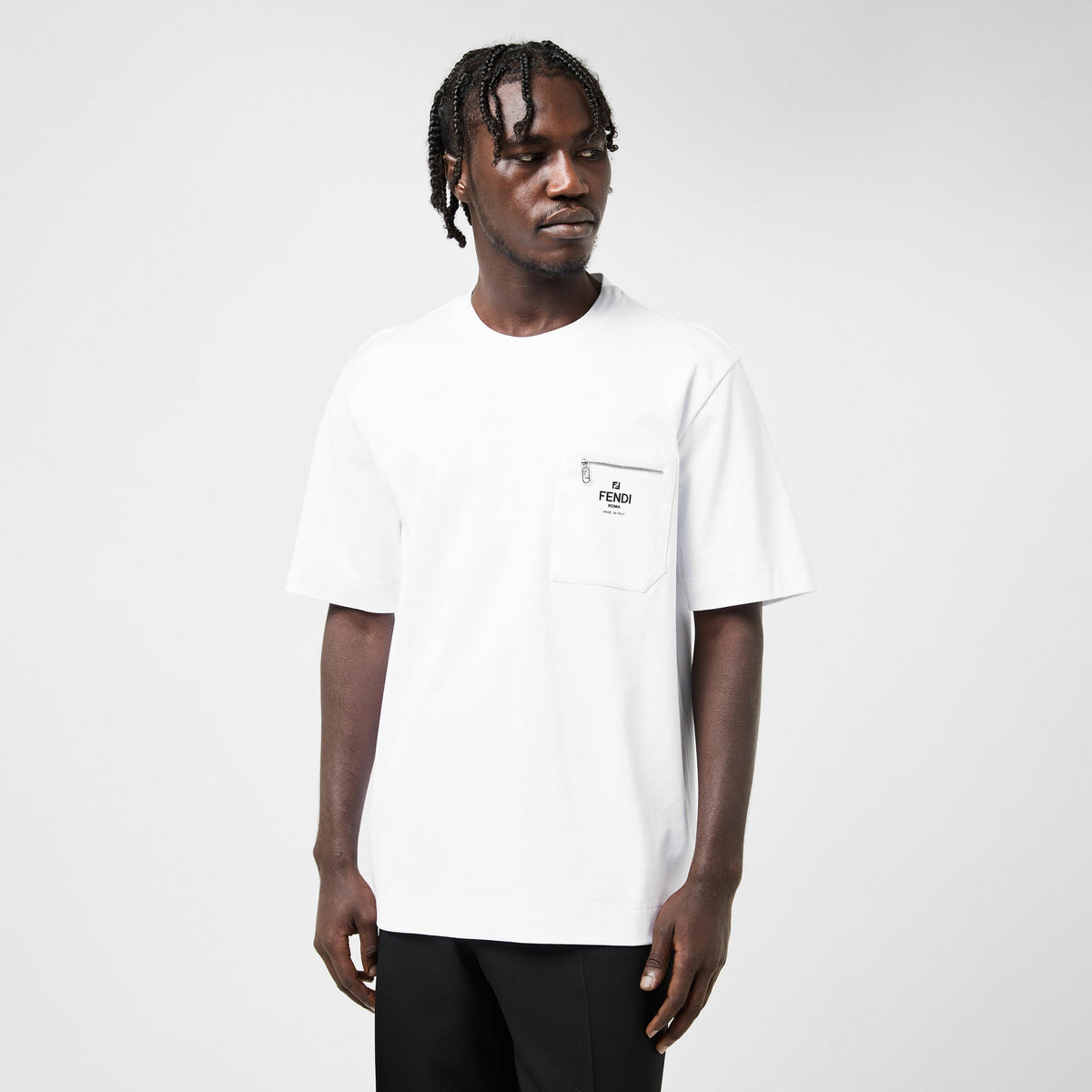 Fendi Herren-T-Shirt, weiß, kurze Ärmel und Brusttasche mit Logo auf Vorderseite