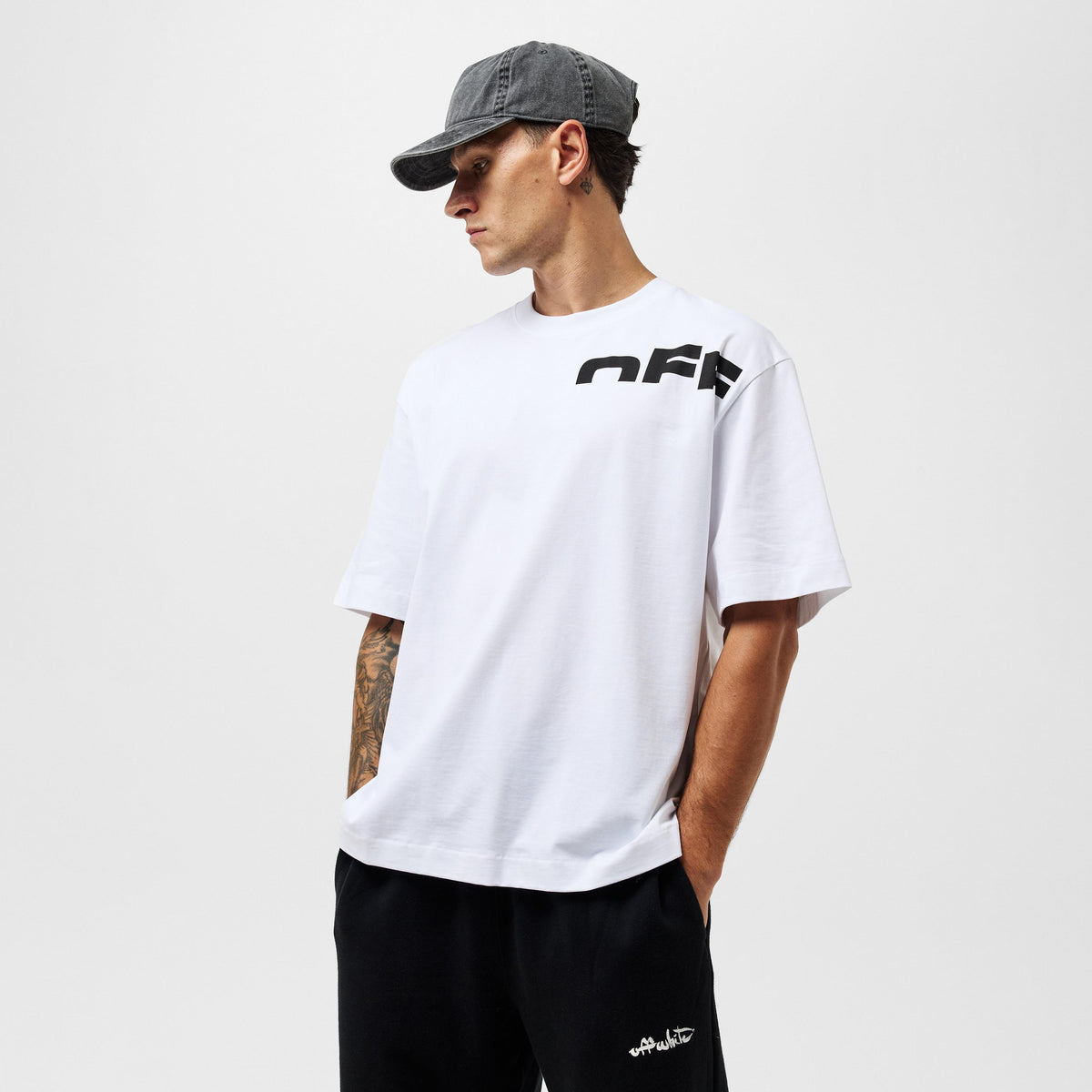Off White men's regular-fit T-shirt, side view with chest black logo