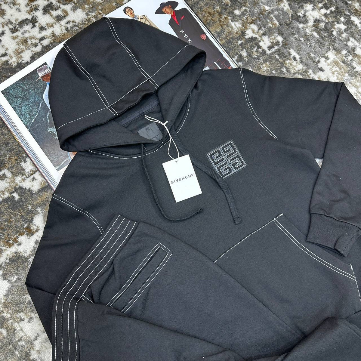 Black 4G motif tracksuit set with hooded sweatshirt and drawstring joggers, embroidered