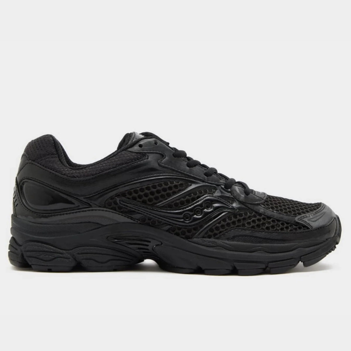Saucony Omni 9s running shoes in black, mesh upper with lace-up and textured overlays