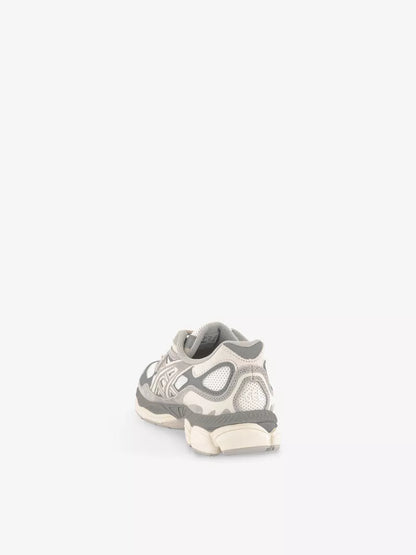 ASICS Gel-NYC Sneaker „Oyster Grey“ von hinten, mit stabiler Fersenpartie