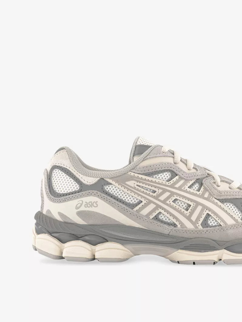 ASICS Gel-NYC Sneaker „Oyster Grey“, Vorderansicht mit Mesh-Obermaterial und Schnürsenkeln