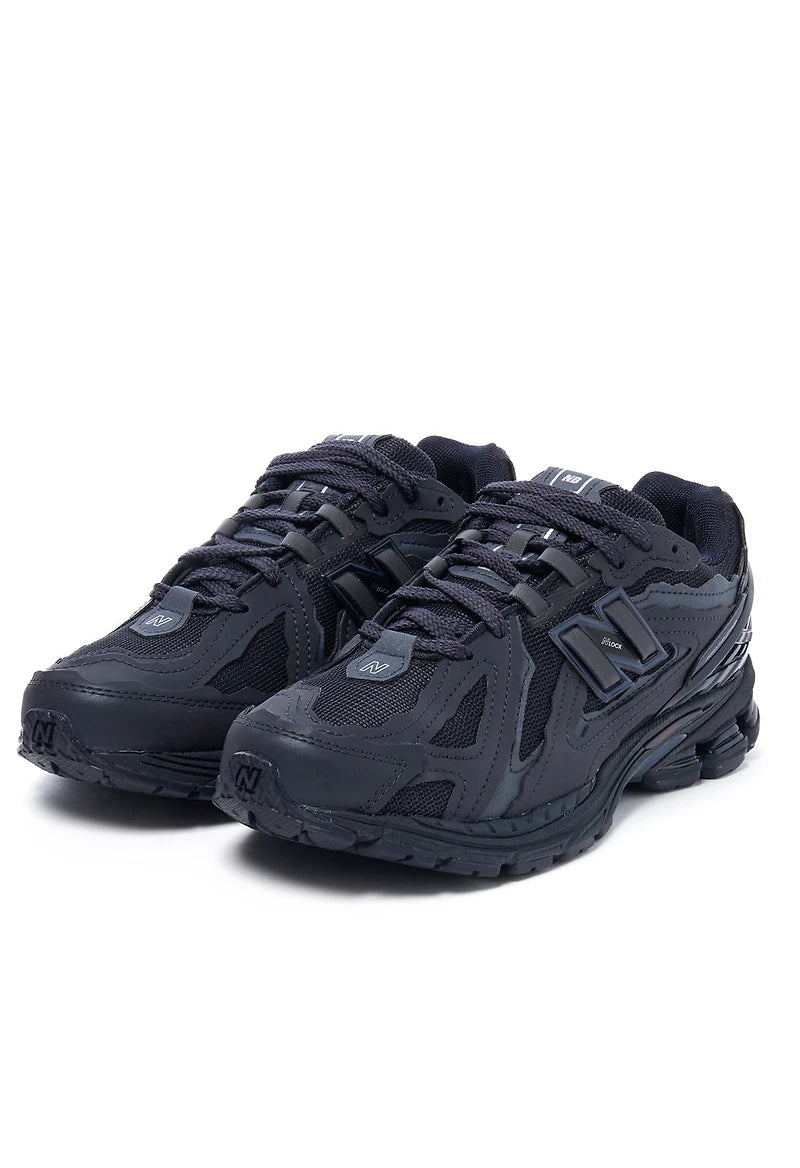Lace-up NB Eclipse Navy sneakers with cushioned midsole and padded tongue
