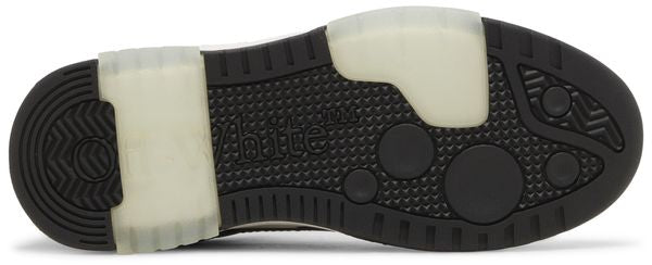 Panda Sneaker Außensohle mit Profil und durchsichtiger Fersen-Kappe
