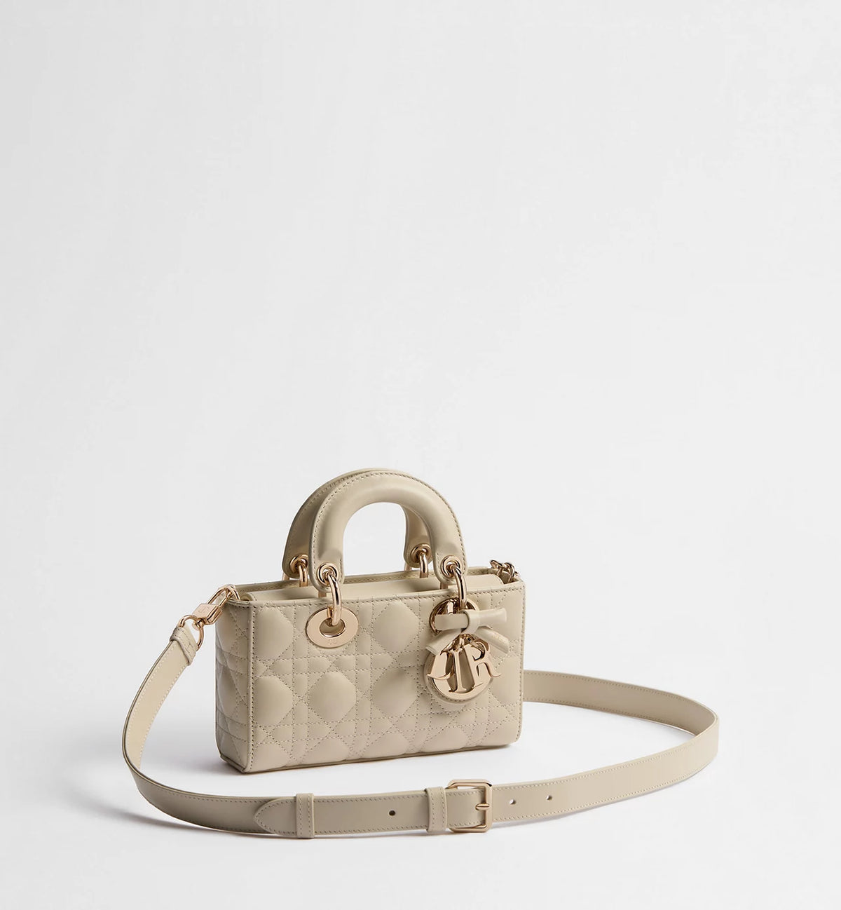 Mini Lady D-Joy bag, cremefarben, mit abnehmbarem Schulterriemen und Ringösen
