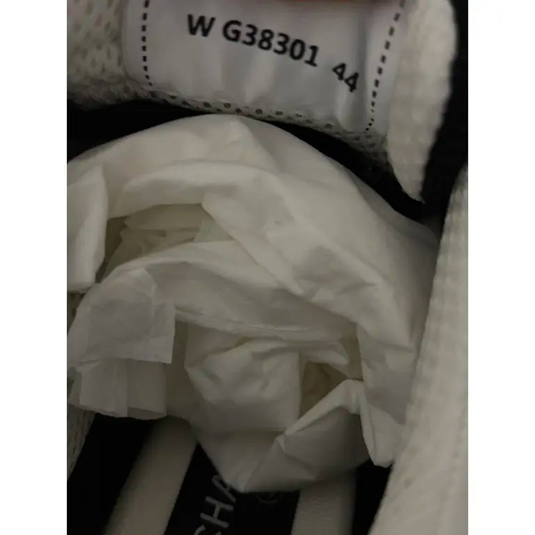 Leather low trainer interior with printed insole code and stitched lining