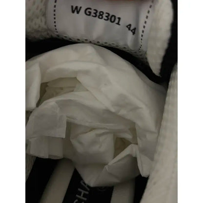 Leather low trainer interior with printed insole code and stitched lining