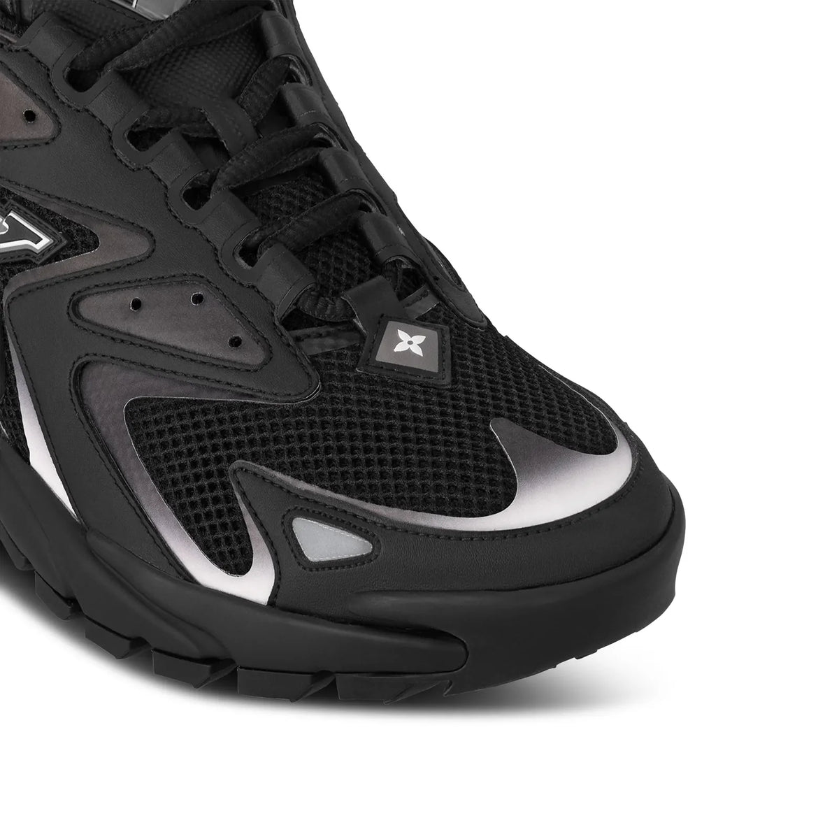 LVE Runner Tatic Trainer, Detailansicht: schwarze Mesh-Optik und Schnürung