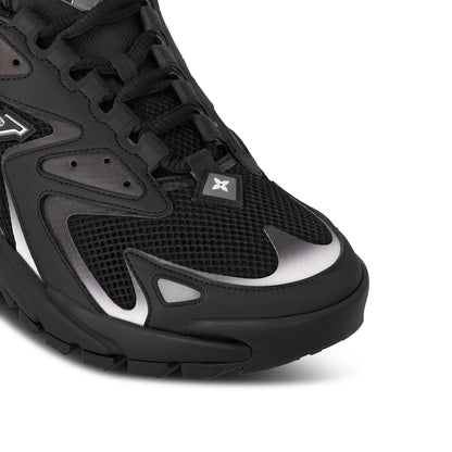 LVE Runner Tatic Trainer, Detailansicht: schwarze Mesh-Optik und Schnürung
