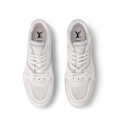 LV Trainer Sneaker, weißes Mesh mit Schnürung und Logo im Fersenbereich